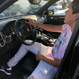 Meet your Posher, Raul